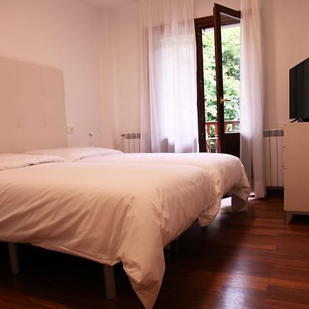 Txikierdi Alde Auto Check-In Hotel Oiartzun Buitenkant foto
