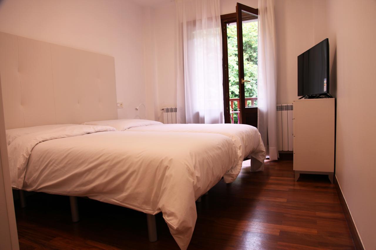 Txikierdi Alde Auto Check-In Hotel Oiartzun Buitenkant foto
