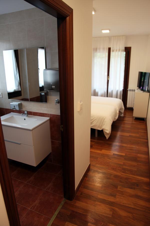 Txikierdi Alde Auto Check-In Hotel Oiartzun Buitenkant foto