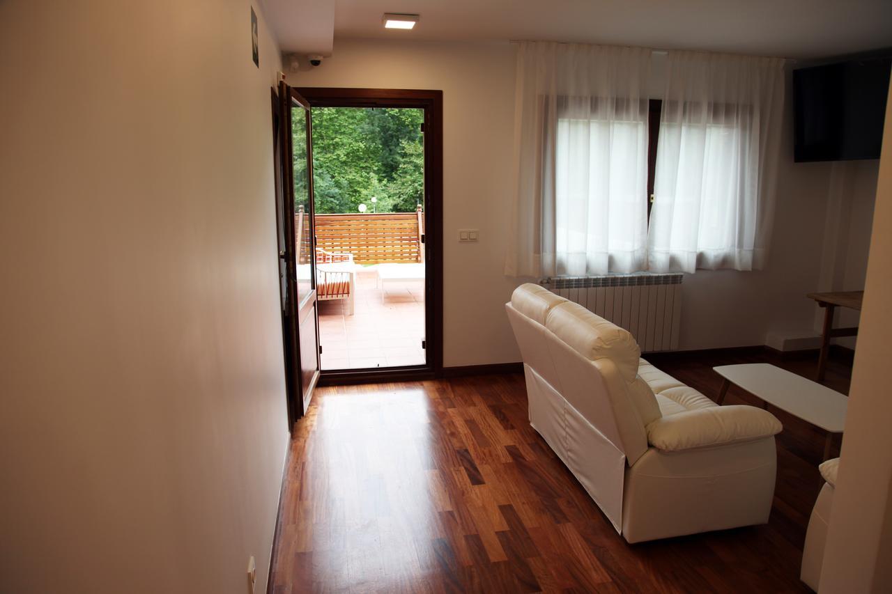 Txikierdi Alde Auto Check-In Hotel Oiartzun Buitenkant foto